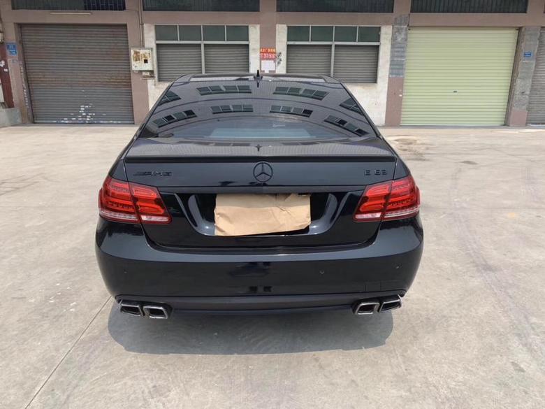 奔驰e级amg228w15款奔驰e63amg黑色黑内无匙进入全景天窗电动调节冷热