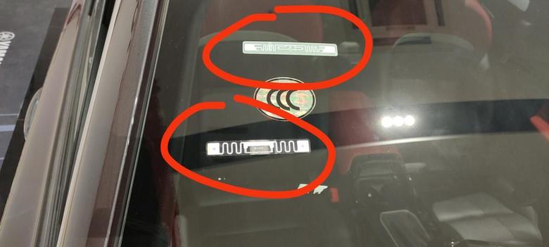 名爵5 昨天去验车，为什么新车没有铭牌啊，销售说是最近的新车都没有铭牌。车窗上的磁卡取代了车辆铭牌信息。