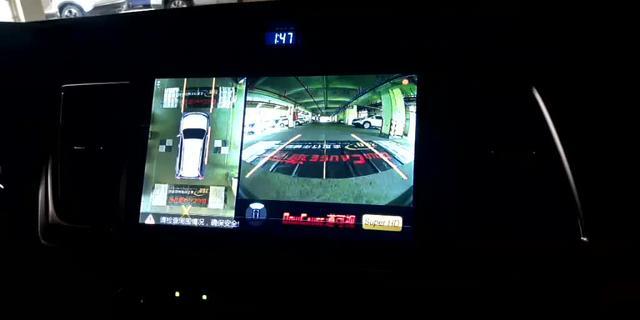 汉兰达 原车小屏幕，功能少，跟7座根本不匹配，直接换大屏+全景360影像，既能行车辅助，又能行车记录仪