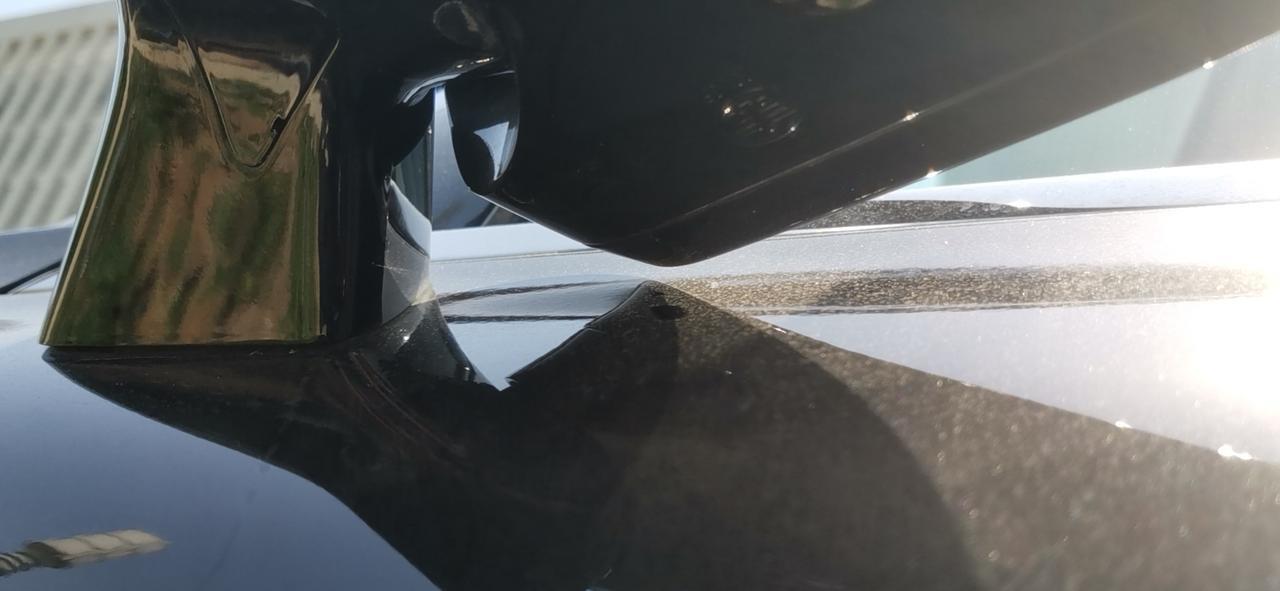 红旗HS5旗享版左右两边的后视镜折叠后离车门的距离不一样，是缺陷吗？有同样的车友存在这样的问题吗？