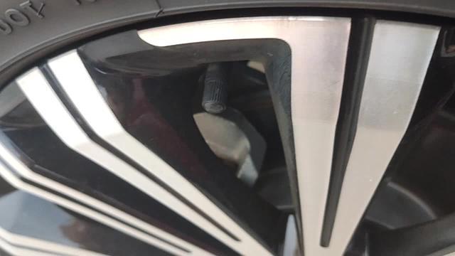 长安欧尚x5 （带视频）发动机舱里有哒哒哒的异响怎么回事？像塑料碰撞的声音？