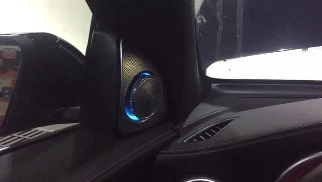 奔驰GLC300改装3D旋转高音，高音突出，带来全新视听享受。