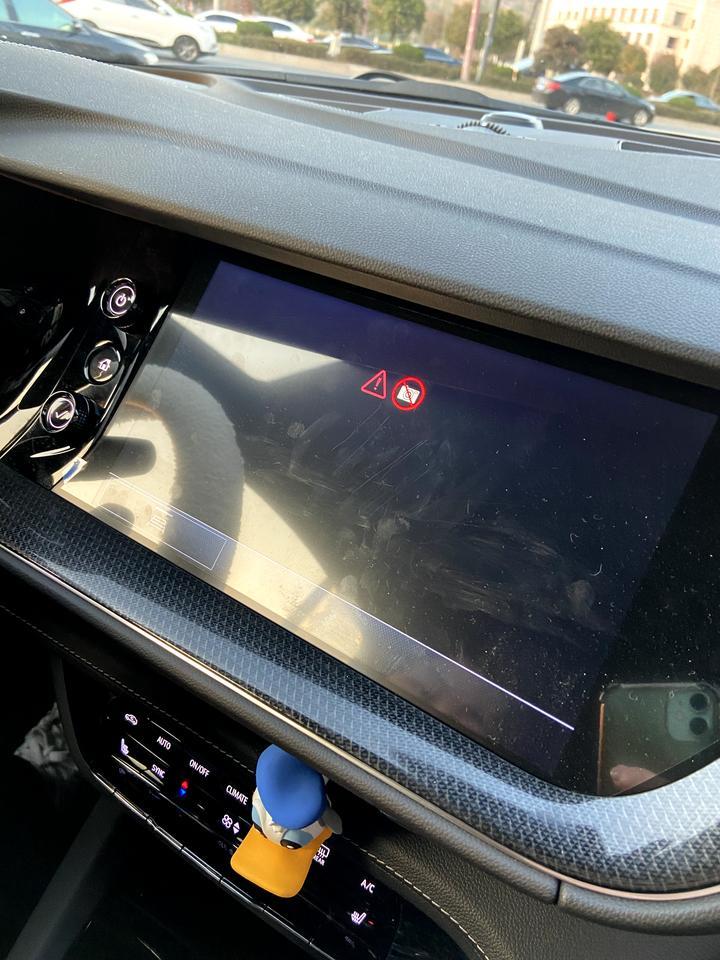 各位大神昂科威S四驱豪华倒车影像突然不能显示画面屏幕这个小图标是什么原因