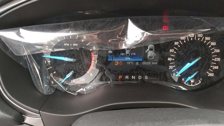 蒙迪欧 2.0新车，验车时发现皮带轮处几处磨损一样，你们的2.0也有吗？