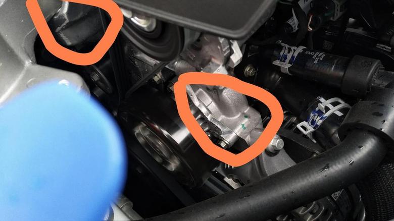 蒙迪欧 2.0新车，验车实发现发动机皮带轮处有几处磨损，你们的2.0也有吗？