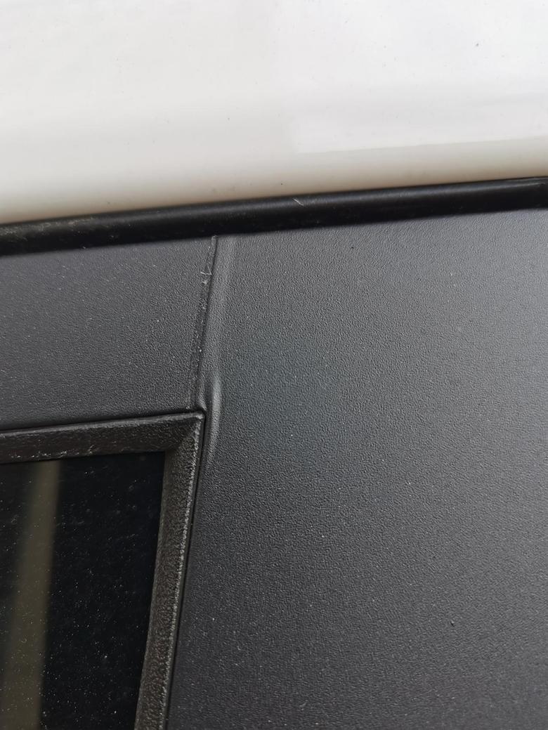 现代ix35 车窗边框起泡，请问你们有这种情况吗？怎样处理啊？