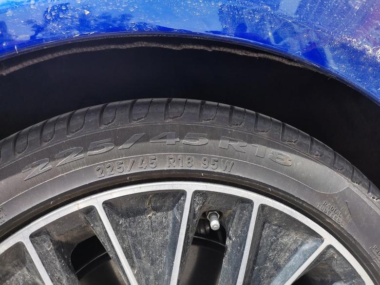 捷豹xel 正不正常，今天偶然检查轮胎发现的，有没有同样情况的车友