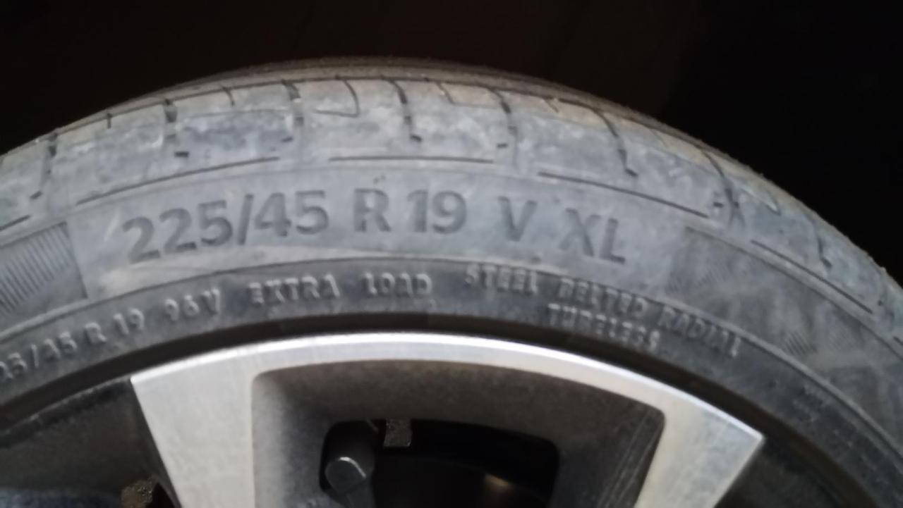 领克06 我想问一下，这个06的轮胎能不能自己换一款胎璧宽一点的轮胎，影响不影响售后！