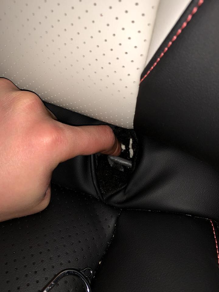 领克06 前面几张是06的安全座椅接口，为了能接上安全座椅用剪子把座椅下面的棉剪开了。后面几张是几年前的3系安全座椅接口，细节上还需要加油