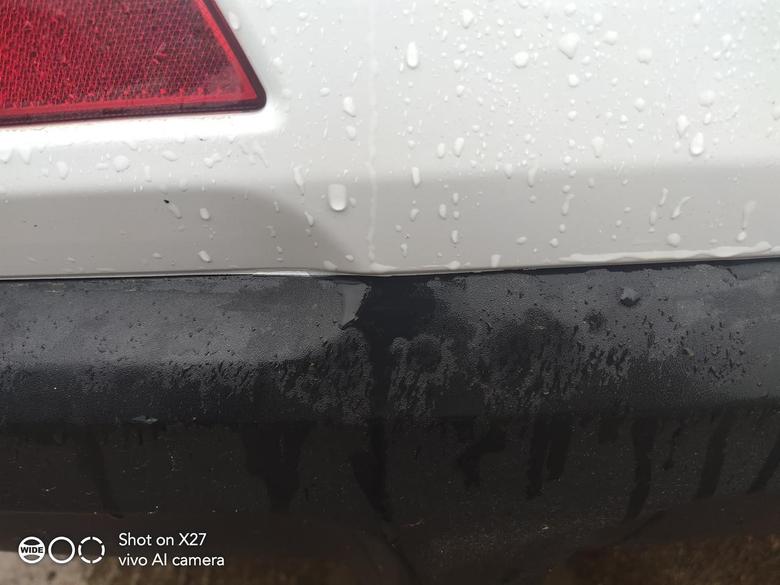 哈弗m6 昨天自己洗车无意中看到是不是补过漆，你们的也这样吗？