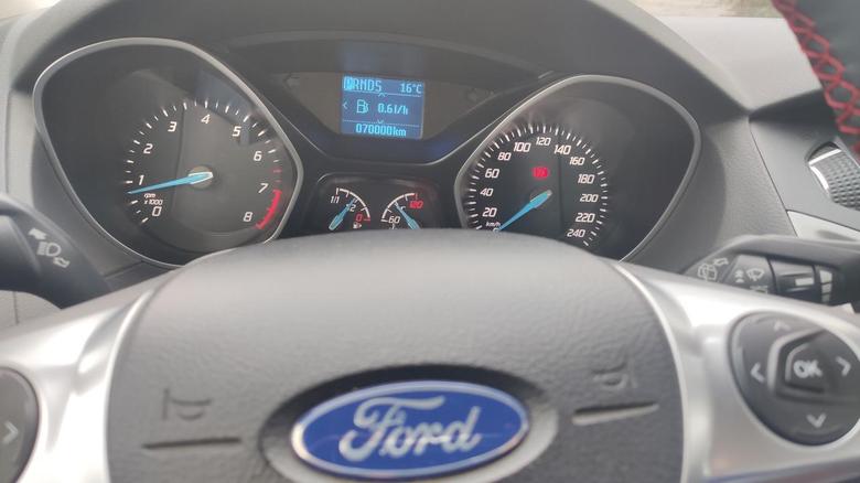 14年的12款福特福克斯两厢自动挡车今天70000公里留念，一箱油加满跑到底能跑420公里