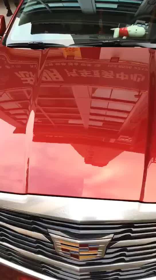 福克斯 这凯迪拉克车子的车漆惊艳到我了，漆面有如镜子般啊！！