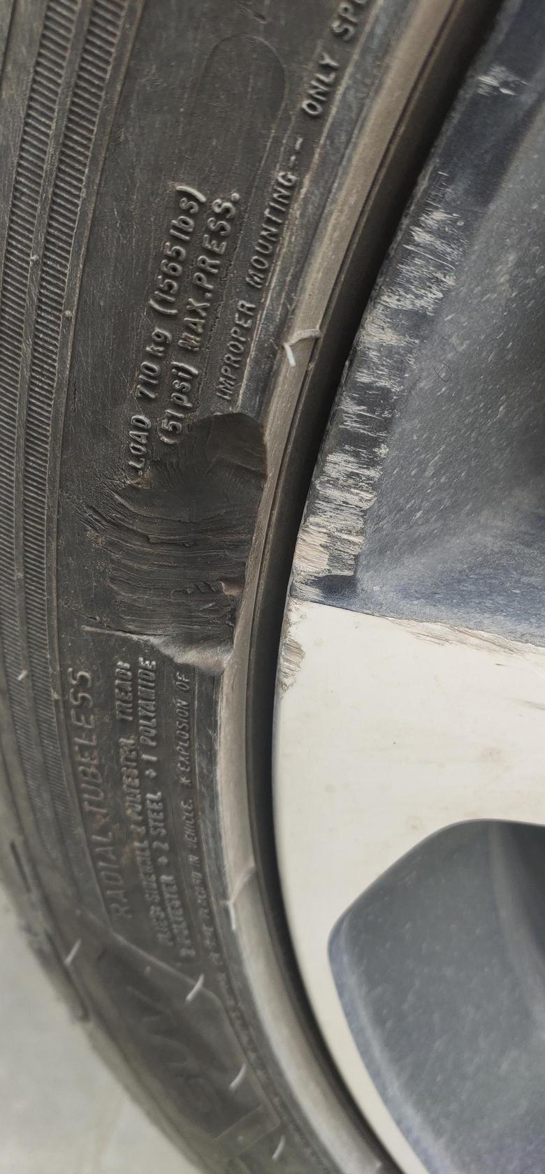领克05 刚买的车，轮胎被刮了一块，有必要换原厂轮胎吗？