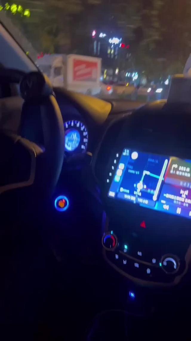 奔奔e star-第一次邀请副驾驶给我拍个视频。