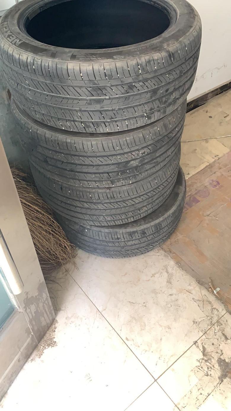 k5凯酷 出售一套凯酷原车轮胎，刚从车上拆下来600块钱不包运费几乎全新，跑了2000公里。