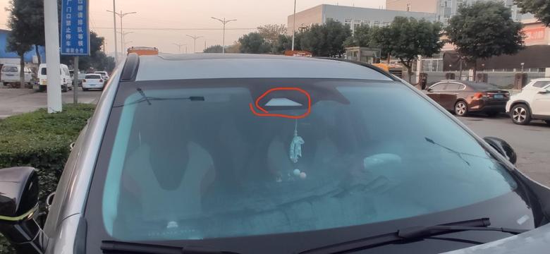 哈弗赤兔 早上交通标识摄像头里面全是雾水，大家有这现象吗？