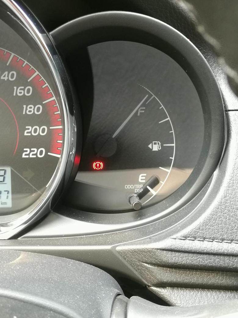 威驰 怎么加油加的油表指针超过油表了，有出现这种情况的吗