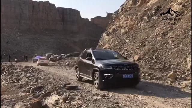 Jeep指南者挑战网红打卡地，采石坑越野