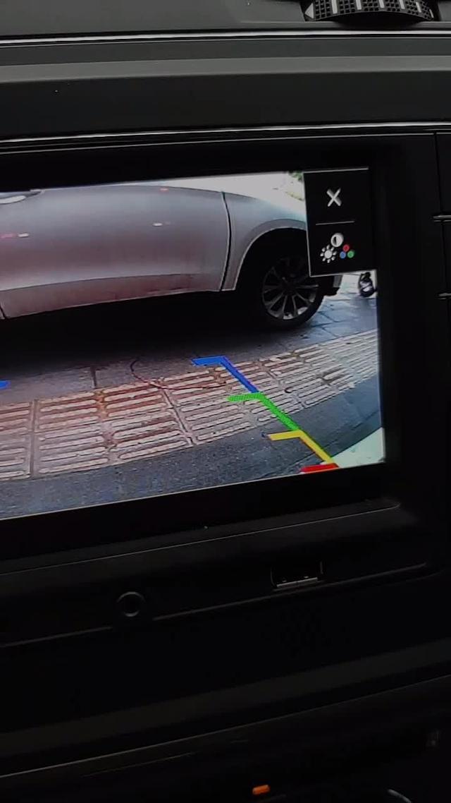 途安L改装嘉旅6.5寸MIB倒车影像有电流怎么办用的无光摄像头大众倒车延时器有没有改过的朋友推荐下方法。谢谢啦