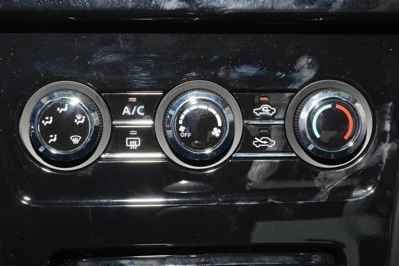 启辰d60 这个空调面板调节出风位置的旋钮，第一个旋钮，调节的时候太费劲，拧起来很费事，特别是冬天，车凉的时候，各位车友有同样的问题吗，怎么解决