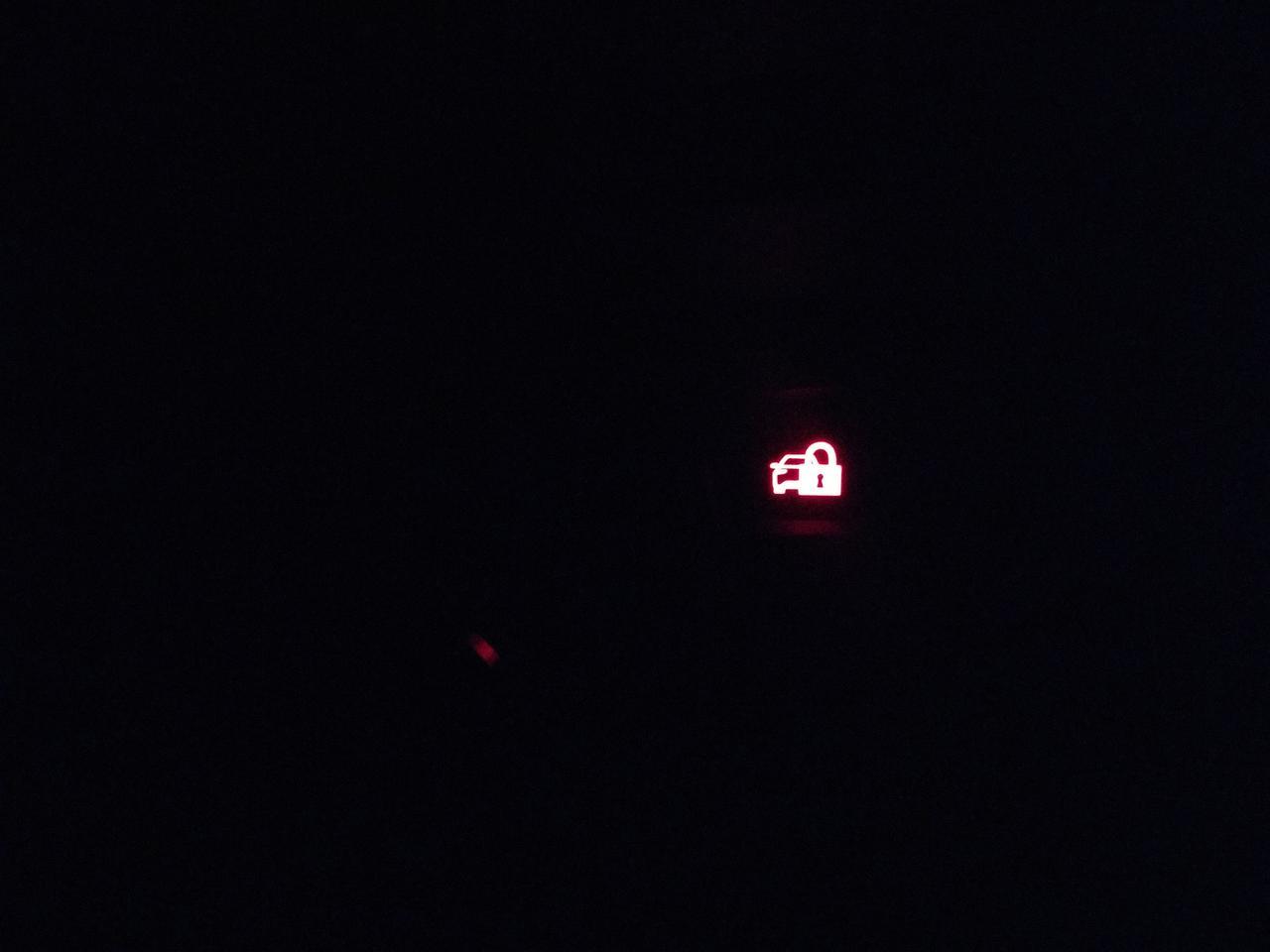 长安CS15仪表盘上的这个灯是什么意思？怎么去除啊？