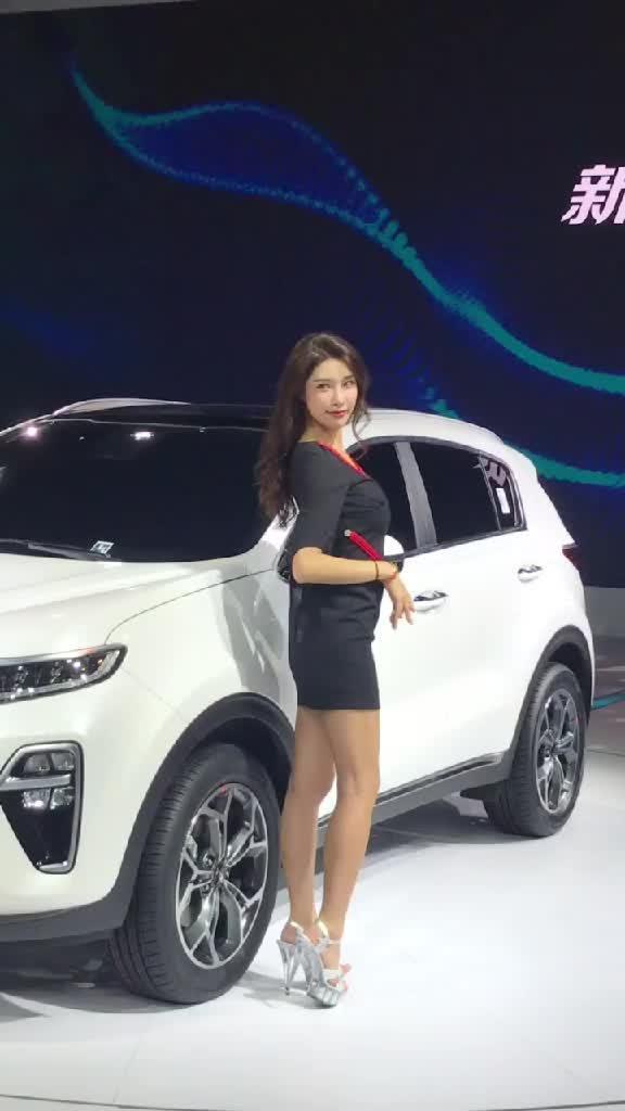 起亚kx5 起亚展台的韩国车模漂亮吧