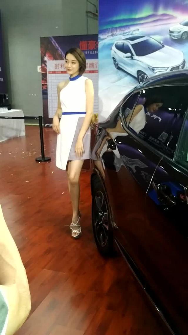 广汽讴歌CDX的车身高度和模特配嘛？