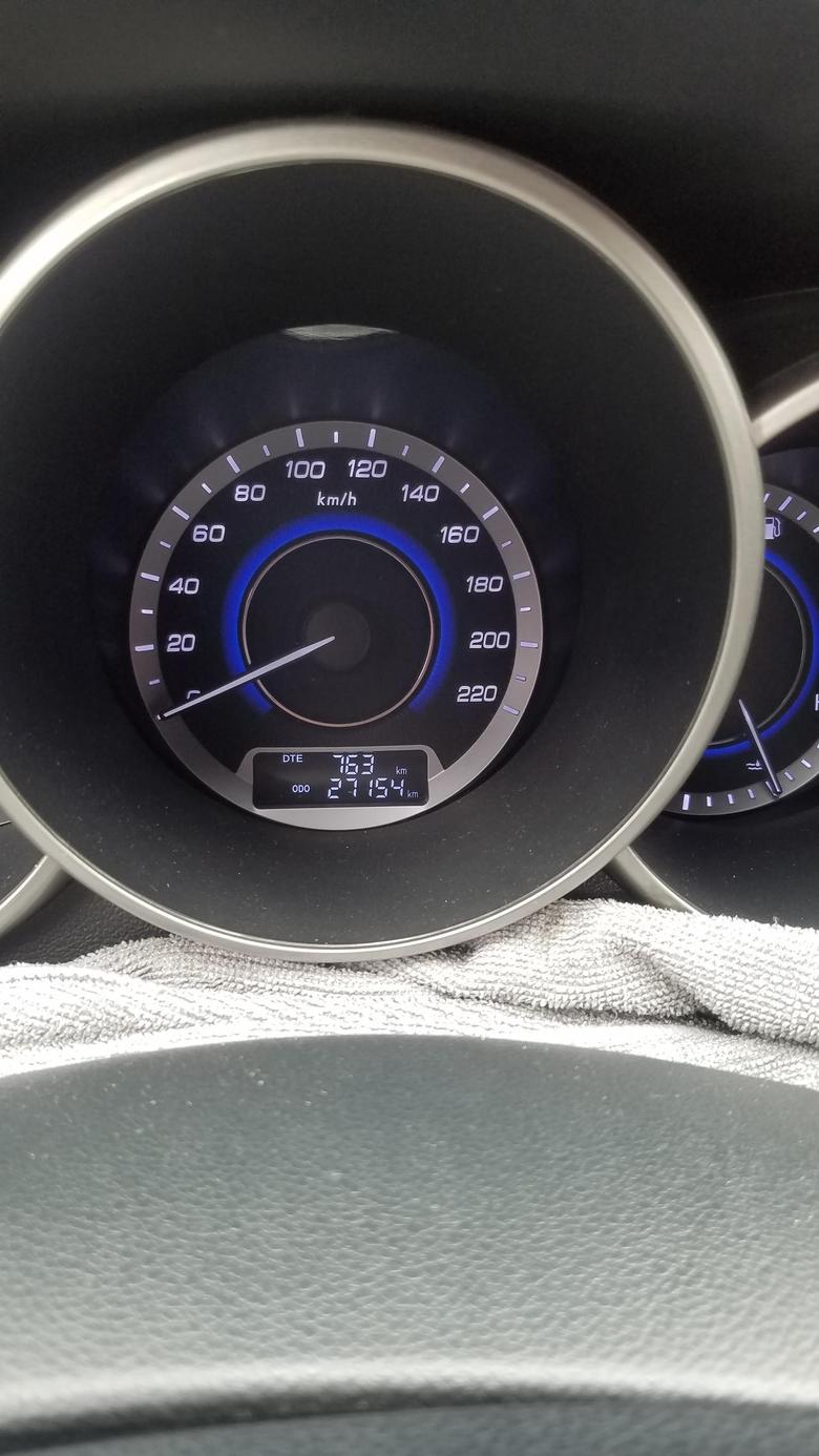长安逸动XT，最近一次加油，表显7.1的油耗，实际130元跑了360公里，还是不错