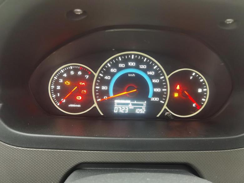 五菱荣光新卡 买车到现在不到1个月，主要是说下油耗，加了3次油820块跑了1100公里