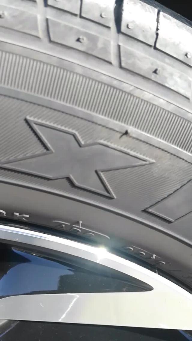 雪铁龙c3 xr 看看轮胎上的数字标识，看看轮胎是哪一年几月份生产的。