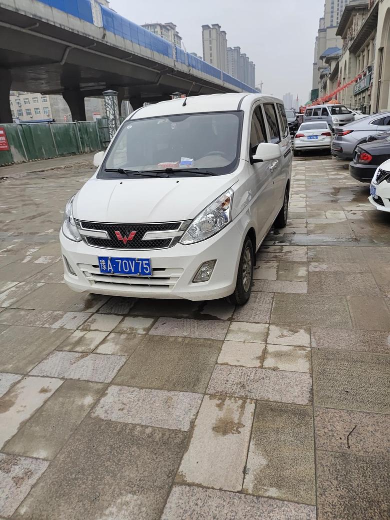 出售2019年九月车1.5L国六标准版五菱荣光V，无事故无水泡，郑州新郑地区有要的没