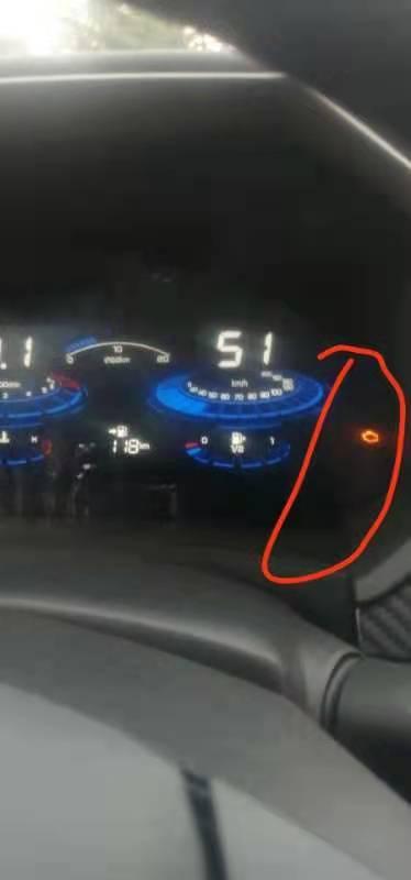 启辰t60 刚提的车发动机故障灯就亮了怎么回事？怎么办好？