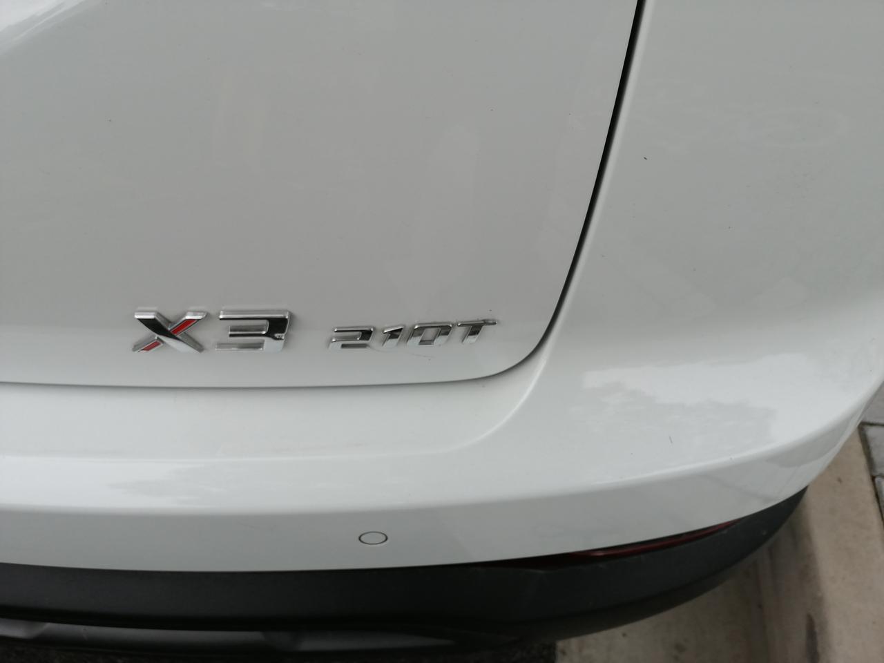 北京x3 提车三个月了，保险杠褪色了，还是有色差，颜色不一样！