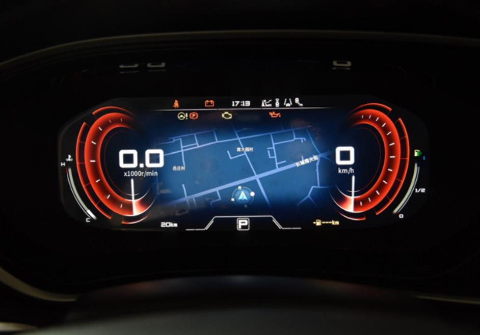 启辰T90迎来中期改款，配置方面，新车也做出了一定升级，360°全景影像、全景天窗、电动后备厢应有尽有。另外，无钥匙进入/启动、LED大灯等配置也会出现在新车上