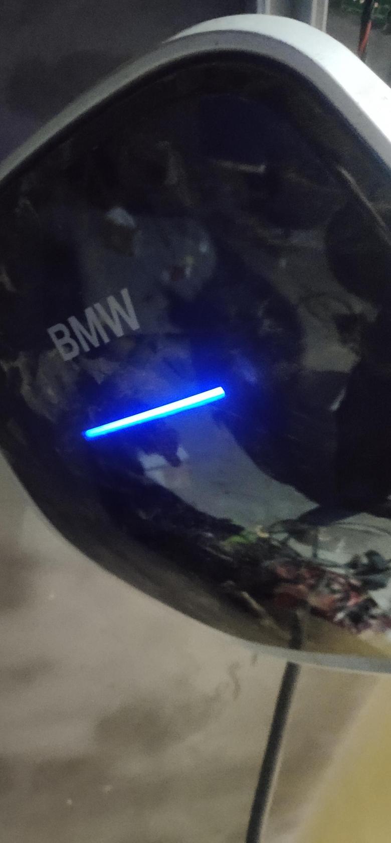 宝马x1 phev 这个充电桩怎么弄啊，显示蓝色什么意思