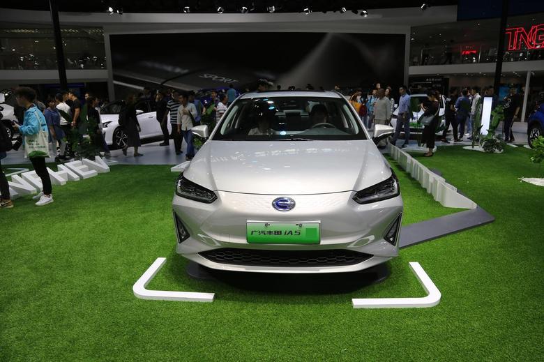 广汽丰田iA5，是广汽丰田旗下的首款纯电动轿车，NEDC综合续航里程达510公里，近20万元人民币的售价，你接受吗？