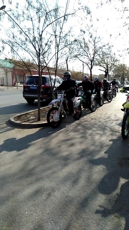 驭胜s350 #告别2018，吉兰太镇越野摩托车，车友小聚会，谢谢兄弟们的支持