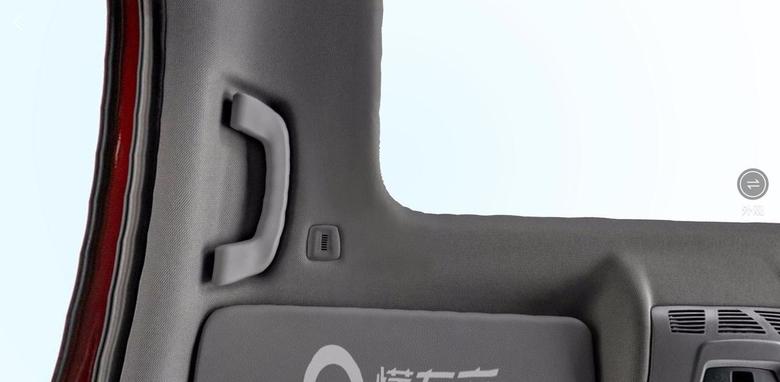 宝马2系多功能旅行车 把手旁边的小格栅是干什么的？