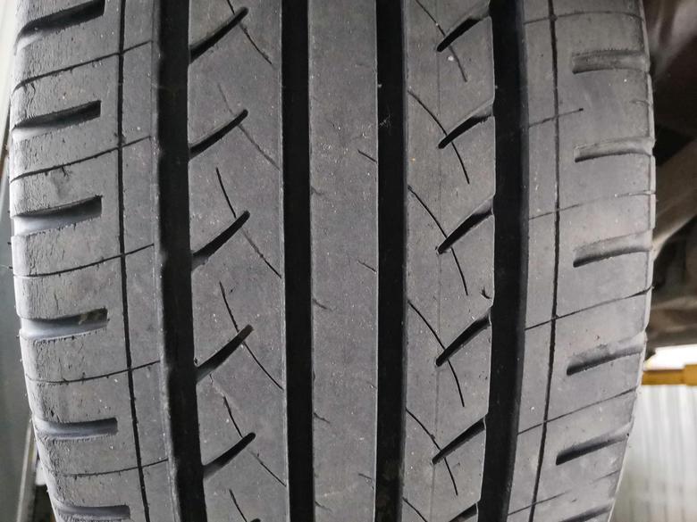 瑞风s3 我的江淮s3马上快出保了，最近看轮胎发现内测吃胎，去4s店维修，说是正常，没事，该怎么办，？