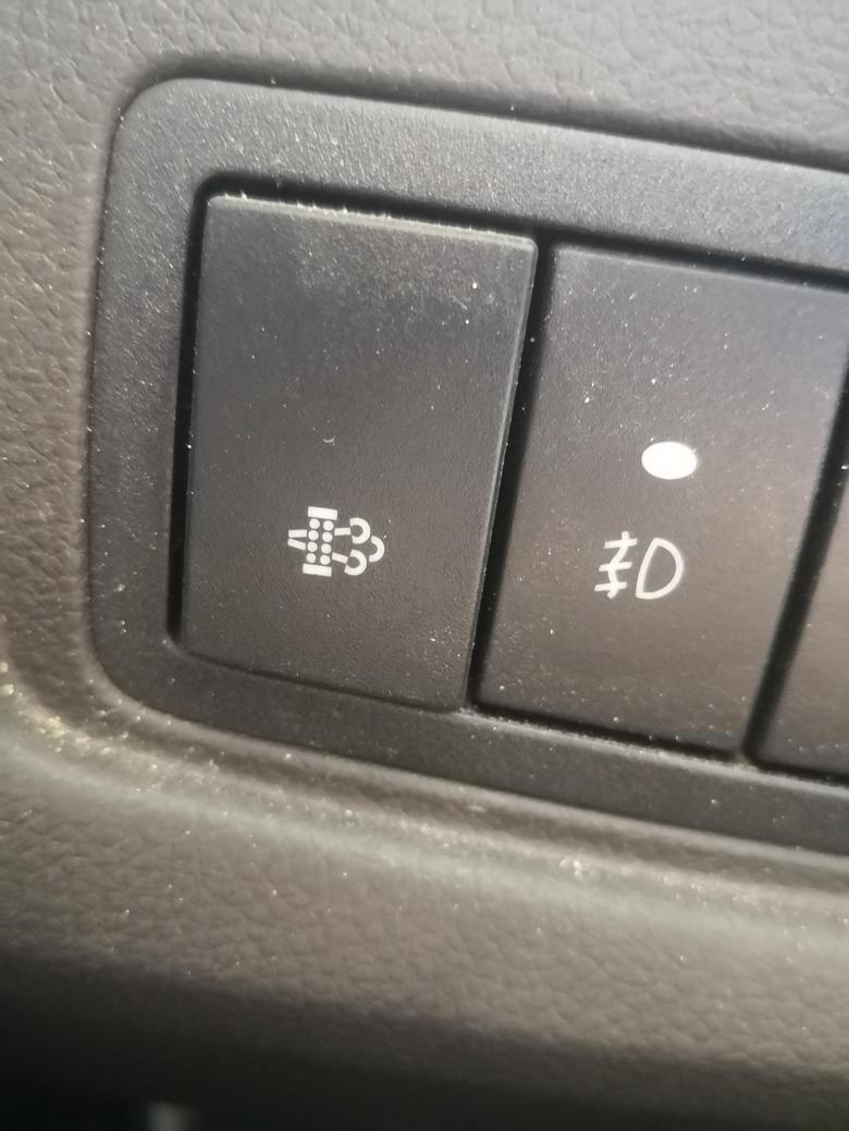 祥菱m 这个按钮是什么？？干嘛用的。还有车里暖风怎么不给力。开半小时，水温什么都正常。就是没暖风，感觉像是自然风一样，怎么和轿车啥的不一样。