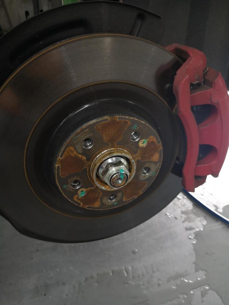 捷途x70s 大家有没有见过轮毂盘这样生锈的，是正常的么？