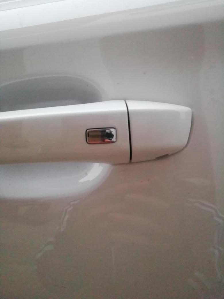 荣威i5 i5驾驶室车门这个按钮开关怎么设置？