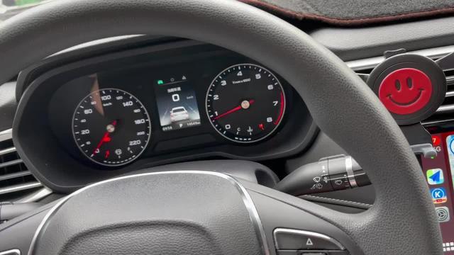 荣威i5 作为19年购买的cvt车主来说，车机不能用导航和CarPlay连接，自己花了几十块购买了个系统更新