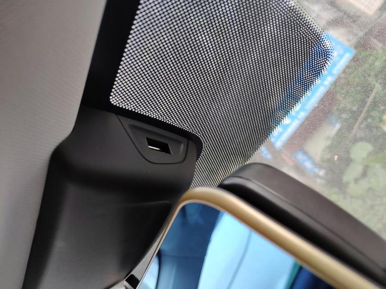 荣威i5 i5内后视镜位置的USB接口，可以给行车记录仪供电吗？不知道电压稳定不？各位车友有没有这样装过？