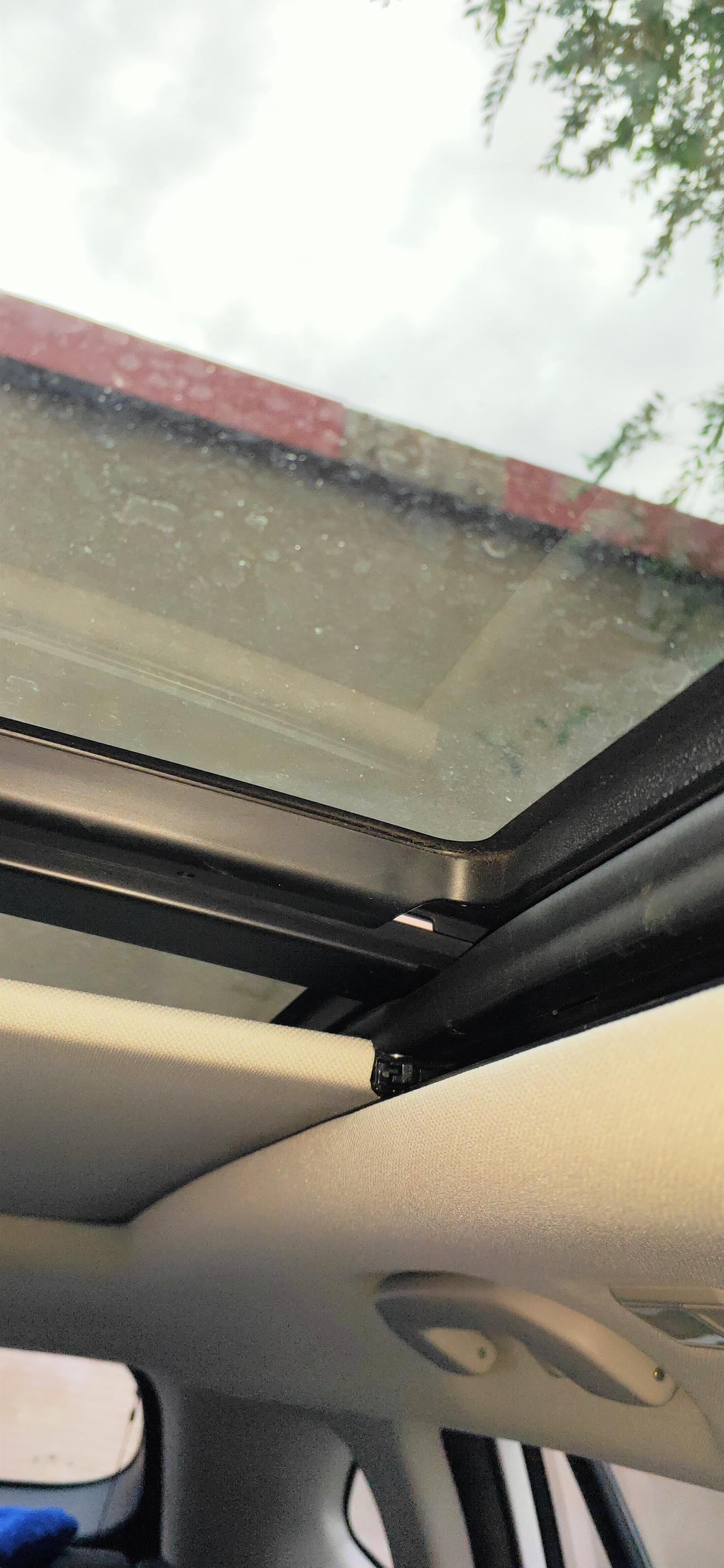东风风神奕炫GS 天窗关不严，洗车时还会滴水滴各位有啥好的妙招吗，