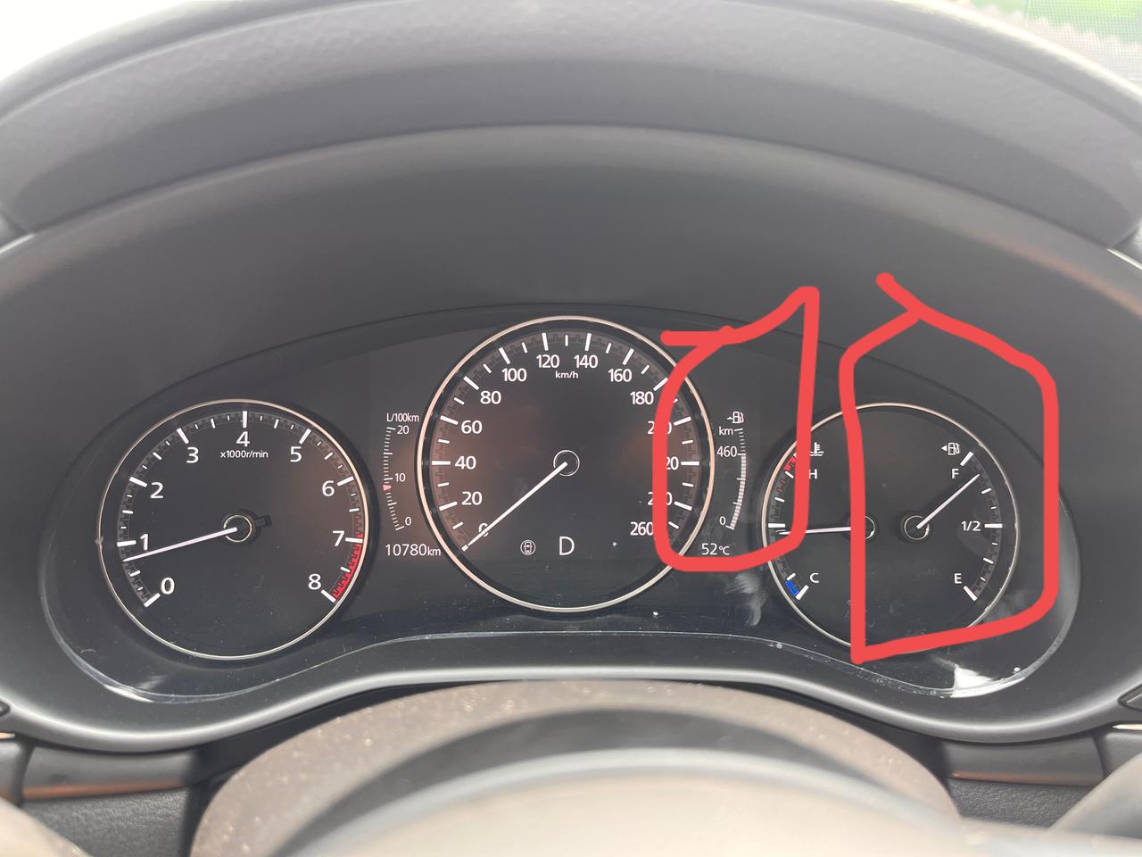 马自达3 昂克赛拉 电子油表与机械油表显示不一致，有人遇到吗？