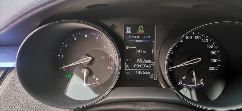 丰田c hr ?能耗分享外面37℃，空调都不敢开，太耗油了，主要太堵车了