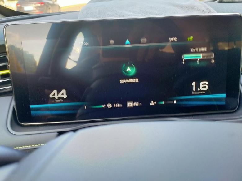 荣威rx5 新车，RX5PLUS'中控屏幕不显示导航和多媒体信息。