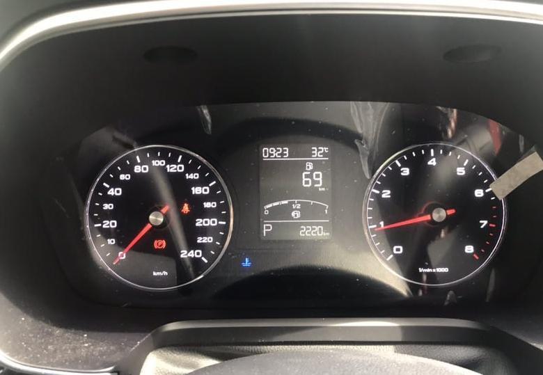 2020款荣威RX520T的，目前行驶了两千多公里，平均油耗才6.9，可能是因为我开的高速，不堵车吧！这车确实比同级别的SUV省油。