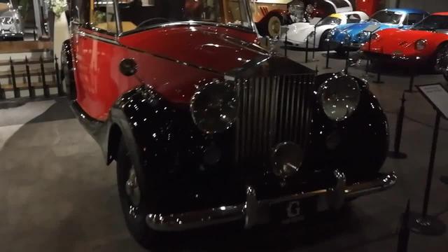 1939劳斯莱斯幻影II红色 大阪古里昂汽车博物馆。